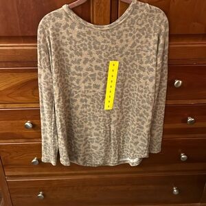 NWT leopard top. Ribbed sleeves. Soft as butter.